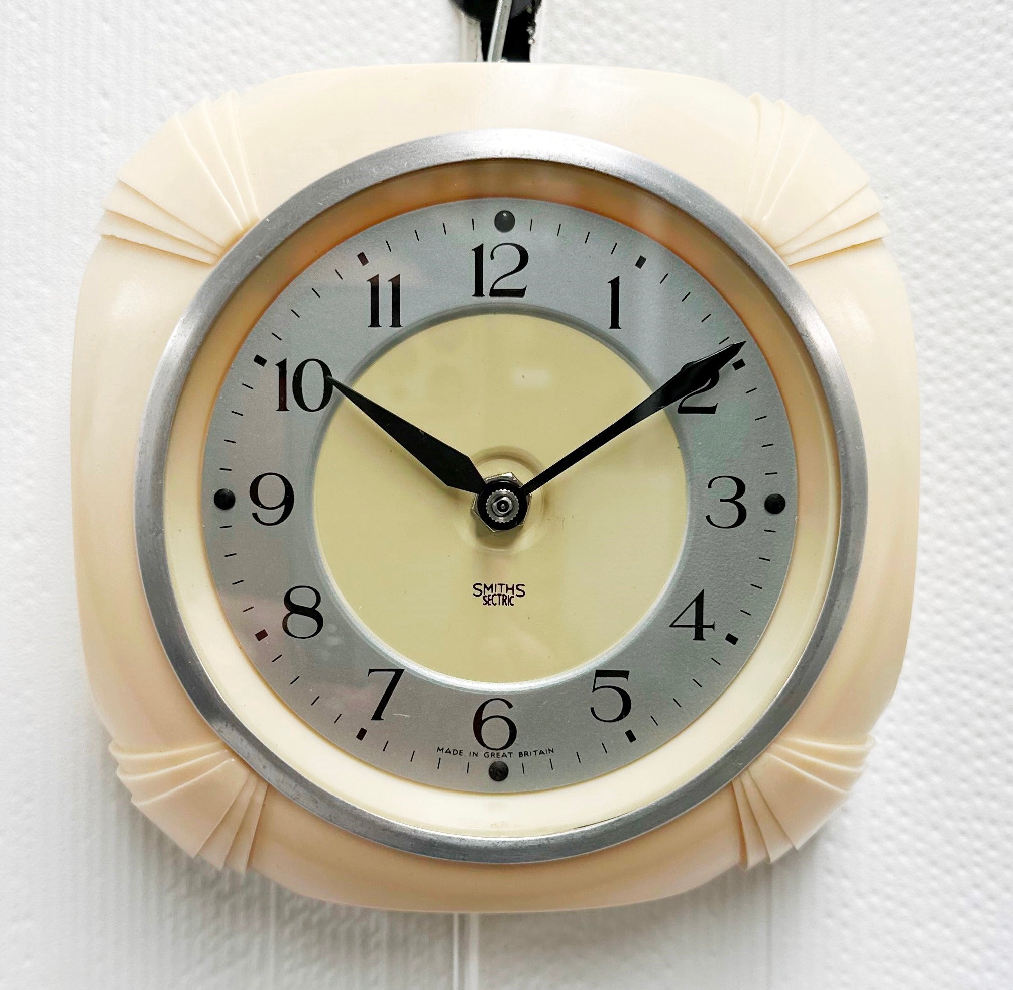 Vintage Smiths Sectric Bakelite Kitchen Wall Clock | Adelaide Clocks